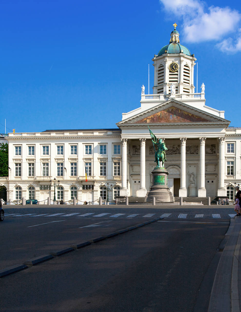 Königsplatz Ansicht von Citysam  Die Kirche St. Jacques sur Coudenberg am Königsplatz